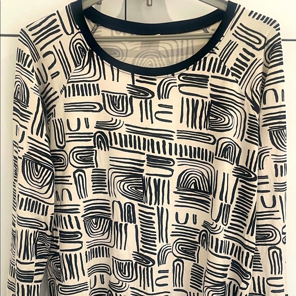 This Is J Tops - 🇨🇦 THIS IS J Bamboo Top Abstract Patterned Black and White • Size Large Canadian